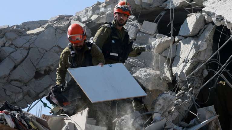 Κρίση Ισραήλ - Ιράν: Νέοι βομβαρδισμοί σε ιρανικό κοίτασμα φυσικού αερίου - Η Τεχεράνη προειδοποιεί για &quot;ισχυρότερη&quot; απάντηση