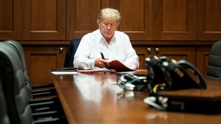 Ανάλυση: Πώς η ασθένεια Τραμπ επηρεάζει τις εκλογές στις ΗΠΑ - Τα 3 σενάρια