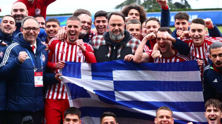 Youth League: Από την Πόλη στη... Νιόν - Στον τελικό οι &quot;μικροί&quot; του Ολυμπιακού που πέρασαν τη Ναντ, μαζί ο Μαρινάκης