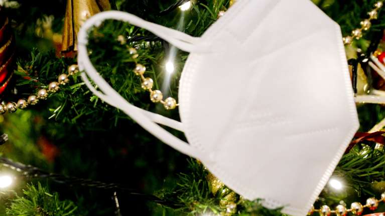 Ανάρπαστες οι μάσκες KN-95: Χαμός στα social media για τις αυξήσεις στις τιμές - Τι λένε οι φαρμακοποιοί