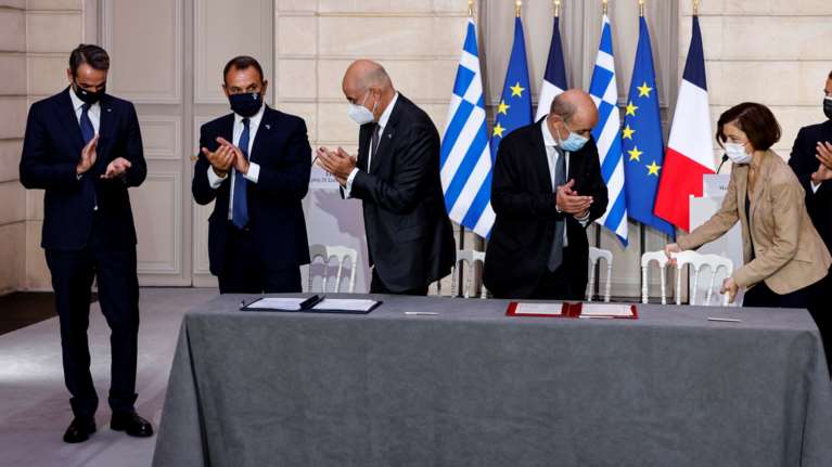 Αυτή είναι η συμφωνία Ελλάδας- Γαλλίας- Τι προβλέπει το άρθρο 2 για το ενδεχόμενο επίθεσης σε βάρος της Ελλάδας
