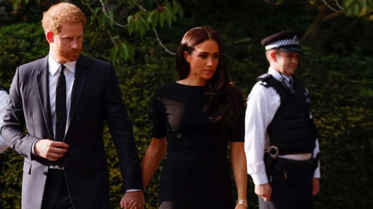 Aδειασαν το σπίτι στο Frogmore Cottage ο Χάρι και η Μέγκαν: Ο Κάρολος τους έστειλε σε πακέτο τα υπάρχοντά τους