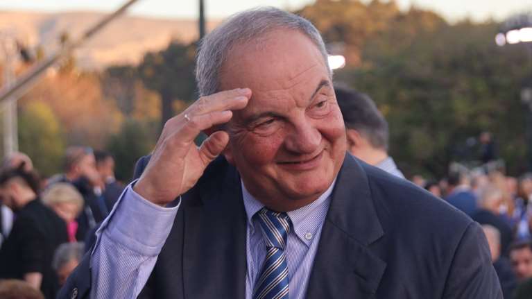 Στα παράλια της Λάρισας ο Καραμανλής για... ψαρικά και χαλαρή κουβέντα - Με ποιους βρέθηκε και τι συζήτησε