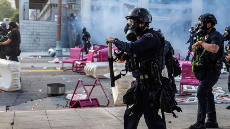 Ανάλυση CNN: Πώς οι ταραχές στο Λος Άντζελες έδωσαν την ευκαιρία στον Τραμπ να προχωρήσει σε επίδειξη ισχύος