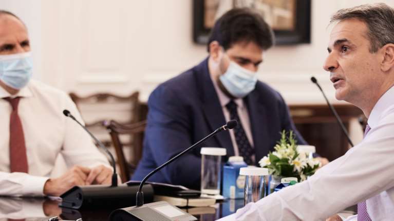 Υποχρεωτικός εμβολιασμός: Σκέψεις για διάγγελμα Μητσοτάκη - Μπαράζ συσκέψεων στο Μαξίμου - Το τελευταίο σενάριο για την εστίαση