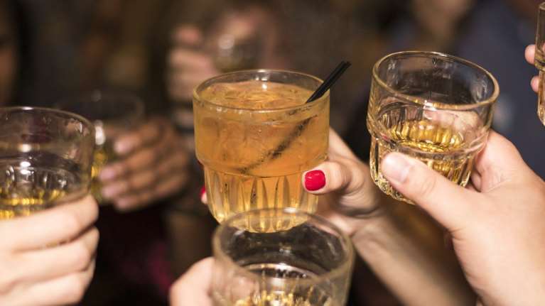 Πάρτι στο Πανόραμα και διασπορά κορονοϊού: Κόρη γνωστής τραγουδίστριας η φοιτήτρια