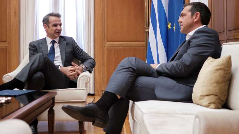 Δημοσκόπηση Metron Analysis: 9,5 μονάδες μπροστά η ΝΔ - &quot;Νταμπλ σκορ&quot; Μητσοτάκη έναντι του Τσίπρα