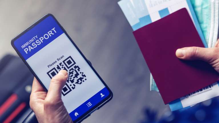 Πιστοποιητικό εμβολιασμού: Σε εφαρμογή από σήμερα για όλες τις χώρες της Ευρώπης - Τι πρέπει να γνωρίζουμε