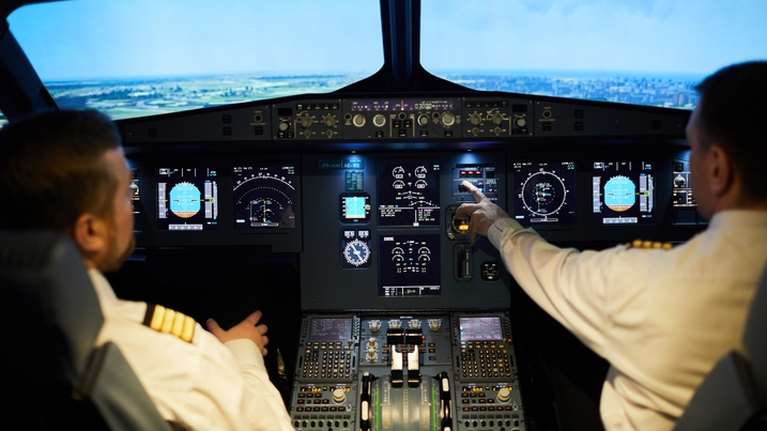 Πλαστά διπλώματα σε πιλότους: &quot;Με εμένα πληρώνεις 10.000, Μπρατισλάβα 25.000&quot; - Απίστευτοι διάλογοι