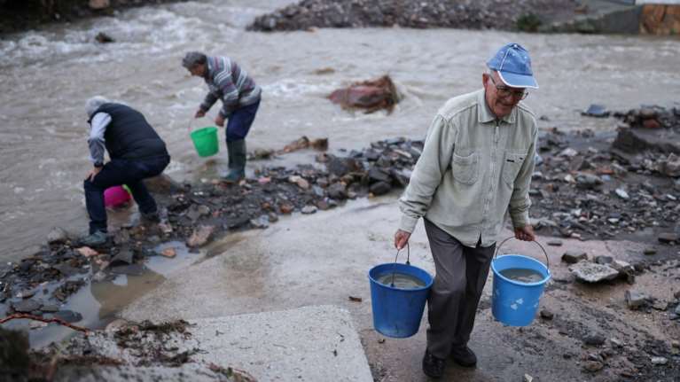 Ισπανία: &quot;Ήταν σαν να έσπασε ένα φράγμα&quot; - Τουλάχιστον 95 νεκροί από τις σφοδρές πλημμύρες, δεκάδες οι αγνοούμενοι