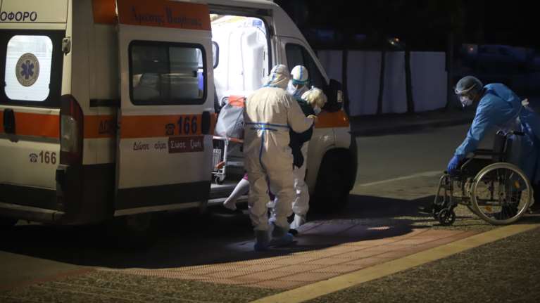 Κορονοϊός: Σαρώνει με 8.129 νέα κρούσματα σήμερα, 80 θανάτους και 547 διασωληνωμένους