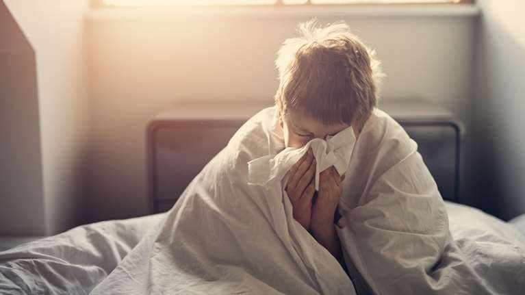 Χαμός στα νοσοκομεία Παίδων: 300 παιδιά στην ουρά, βγήκαν μέχρι και ράντζα - Σαρώνουν γρίπη, πνευμονίες και βρογχιολίτιδα