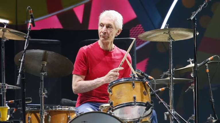 Rolling Stones: Πέθανε ο θρυλικός ντράμερ του συγκροτήματος, Τσάρλι Γουότς
