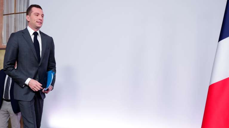 Ζορντάν Μπαρντελά: Η Ρωσία είναι απειλή για την ασφάλεια της Ευρώπης αλλά δεν θα στείλω Γάλλους στρατιώτες στην Ουκρανία