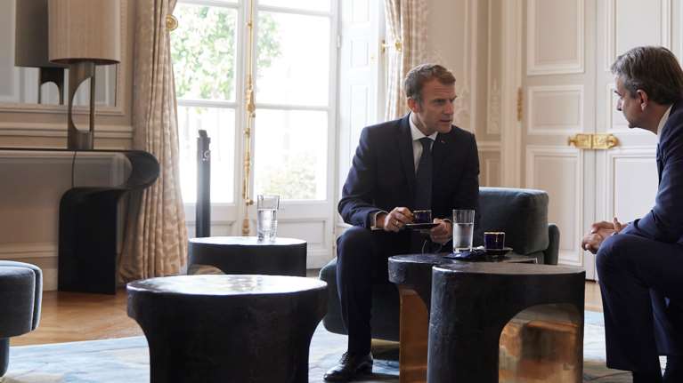 Αποκάλυψη: Στην Ακρόπολη &quot;κλείδωσε&quot; η αμυντική συμφωνία - Ακόμα και στο αυτοκίνητο συζητούσαν Μακρόν - Μητσοτάκης