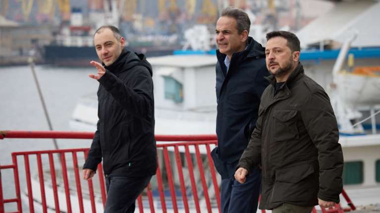 Πώς κλείστηκε το μυστικό ραντεβού Μητσοτάκη - Ζελένσκι: Η επεισοδιακή επίσκεψη με τις εκρήξεις στην Οδησσό