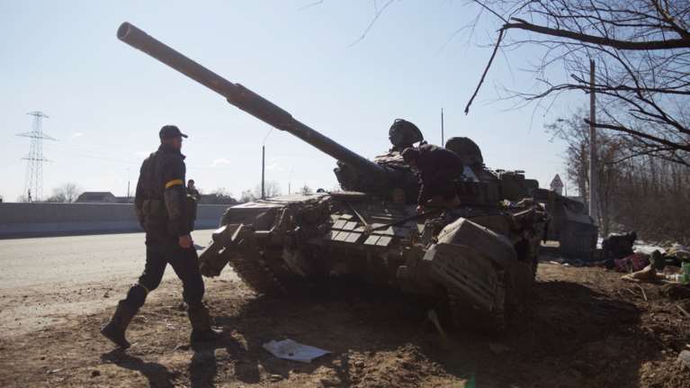 Ουκρανία: Οι Ρώσοι ανασυντάσσονται για την τελική επίθεση στο Κίεβο, εκτιμά το βρετανικό υπουργείο Αμυνας