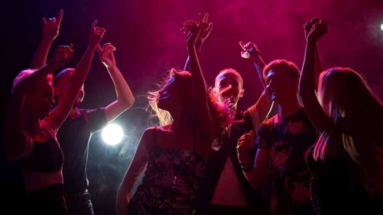 Σκάνδαλο: Βρετανοί βουλευτές κάνουν σεξοτουρισμό στο εξωτερικό, γλεντούν σε night club και τα περνάνε στα κοινοβουλευτικά έξοδα