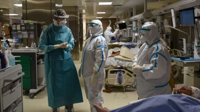 Κορονοϊός: Ψυχρολουσία με 47 νεκρούς σε μια μέρα - 2.130 νέα κρούσματα και 323 διασωληνωμένοι