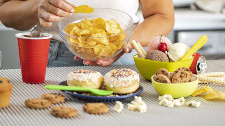 Ποια είναι τα υπερεπεξεργασμένα τρόφιμα που είναι επικίνδυνα - Παραδείγματα