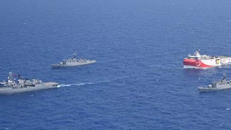 Oruc Reis: Τα τουρκικά πολεμικά απάντησαν στις ελληνικές φρεγάτες - &quot;Βρισκόμαστε εντός τουρκικής υφαλοκρηπίδας&quot;