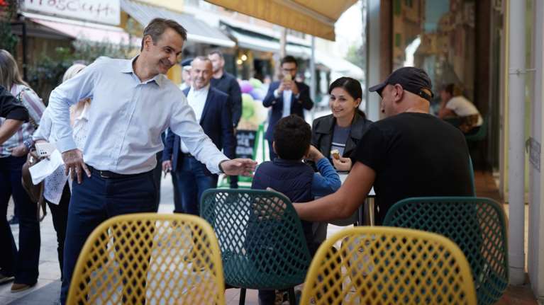 Ζέρβας και Κράτσα ακόμα περιμένουν τον Μητσοτάκη... - Λίγες ελπίδες για γαλάζια νίκη σε Θεσσαλονίκη και Ιόνιο