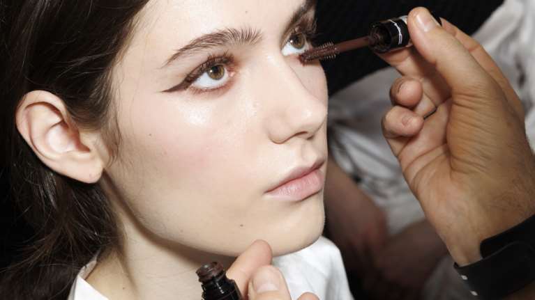 Αυτές οι mascaras κοστίζουν μέχρι 10 ευρώ και χαρίζουν θεϊκές βλεφαρίδες