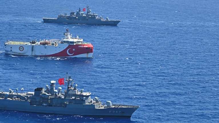 &quot;Oruc Reis&quot;: Nέες φωτογραφίες και νέες απειλές από την Άγκυρα [Εικόνες]