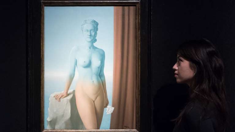 Σε δημοπρασία η &quot;Μαύρη Μαγεία&quot; του Ρενέ Μαγκρίτ: Ένα σπουδαίο έργο που αναμένεται να ξεπεράσει τα 7 εκατ. ευρώ