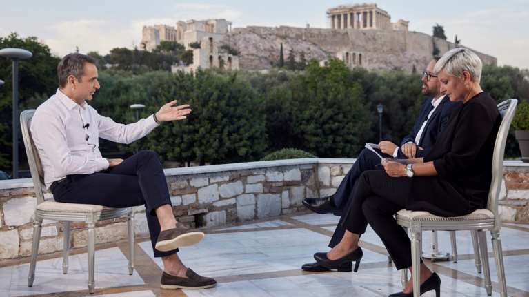 Bild: &quot;Πρόσκληση&quot; Μητσοτάκη στους Γερμανούς τουρίστες - &quot;Ελάτε στην Ελλάδα, θα θυμίζει πολύ ένα φυσιολογικό καλοκαίρι&quot;