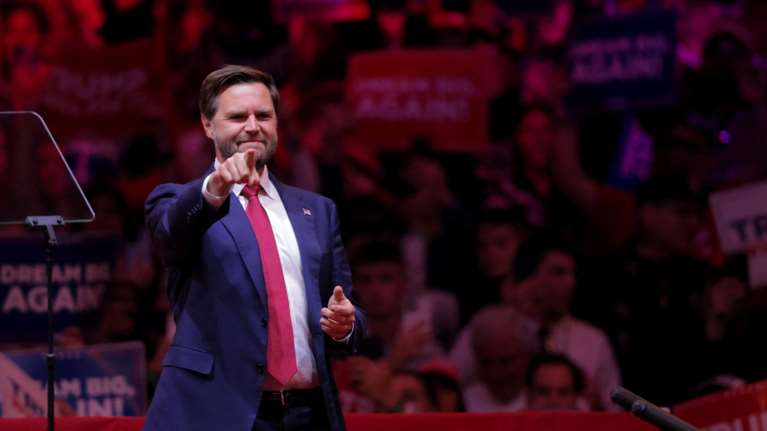 Τζ. Ντ. Βανς: Ο 40χρονος νέος αντιπρόεδρος που αποκαλούσε τον Τραμπ "ηλίθιο" - Εκπρόσωπος της υποβαθμισμένης Αμερικής