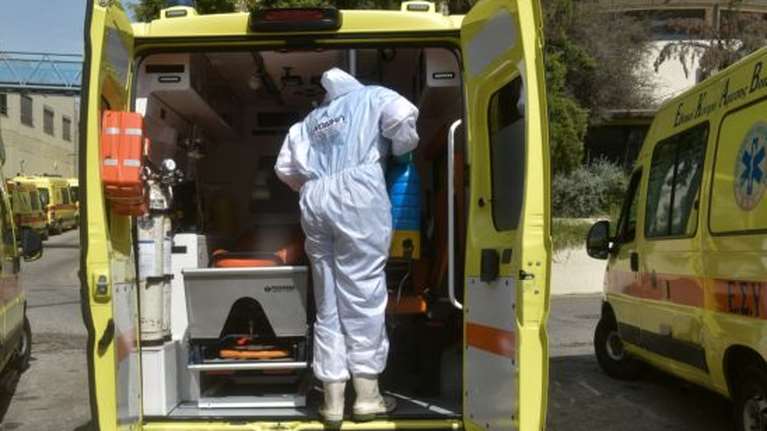 Εύβοια: 32χρονη προσπάθησε να κάψει ζωντανό 68χρονο- Τον έλουσε με οινόπνευμα και έβαλε φωτιά