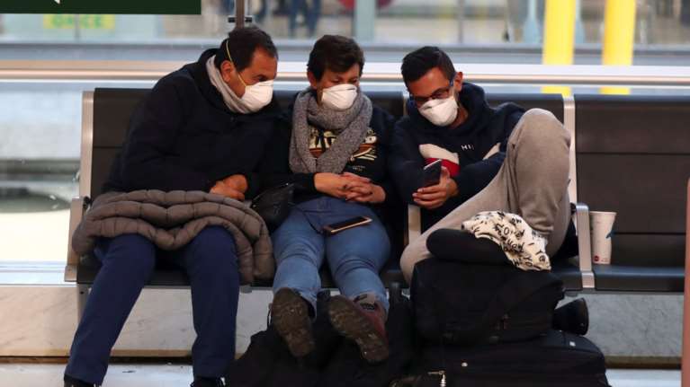 Κορονοϊός: Δωρεάν τηλέφωνο, ίντερνετ και συνδρομητική τηλεόραση ζητά από τους παρόχους η κυβέρνηση