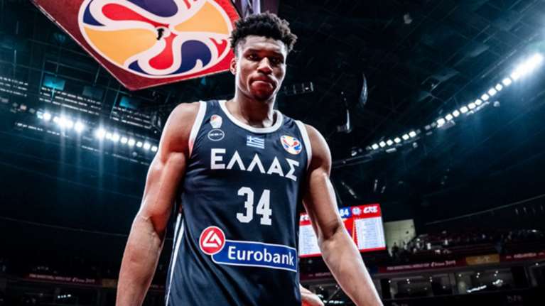 Αντετοκούνμπο: Ο &quot;Greek Freak&quot; έγινε 26 ετών και όλοι του στέλνουν ευχές