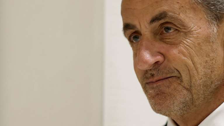 Νικολά Σαρκοζί: Σε φυλακές στο 14ο διαμέρισμα του Παρισιού, αναμένεται να οδηγηθεί ο πρώην πρόεδρος