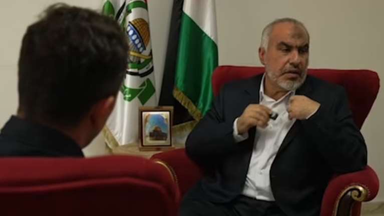 Eκπρόσωπος της Χαμάς έφυγε από συνέντευξη στο ΒΒC, επειδή τον ρώτησαν για τους Ισραηλινούς που σφαγιάστηκαν στον ύπνο τους