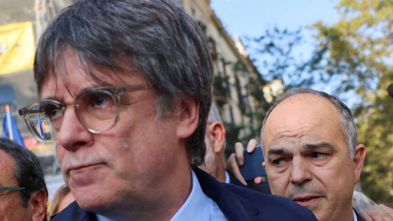 Ισπανία: Καθ&#39;οδόν προς το Βέλγιο ο Πουτζδεμόν, αφού απέφυγε τη σύλληψη στη Βαρκελώνη - Αναμένεται δημόσια δήλωση