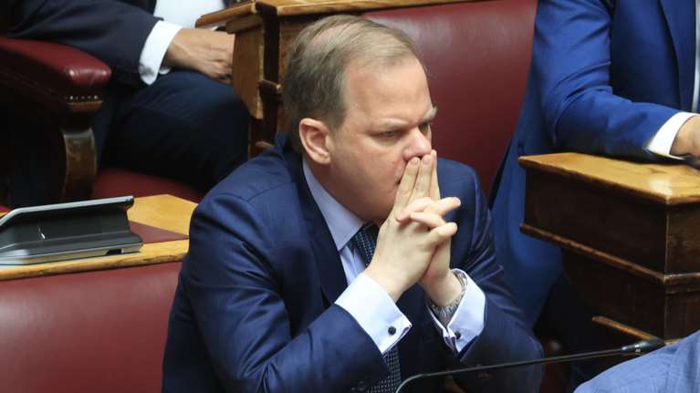 Τέμπη: Live η συζήτηση στη Βουλή για την παραπομπή Καραμανλή - Προς αποχώρηση η αντιπολίτευση πριν την ψηφοφορία