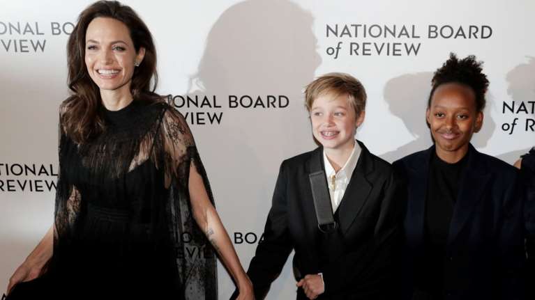 Σάιλο Τζολί Πιτ: Από το boys look στο δραματικό makeover και τη χειρουργική επέμβαση