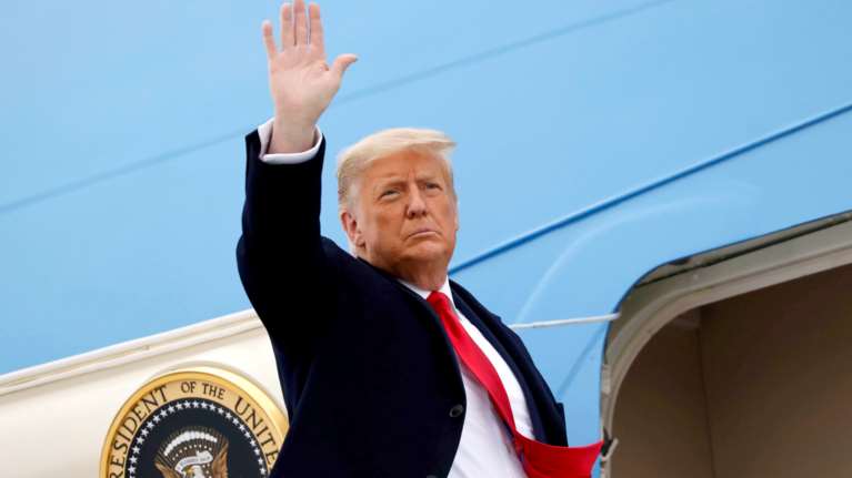 Δεν το βάζει κάτω ο Τραμπ: Σκέφτεται να... ιδρύσει νέο κόμμα