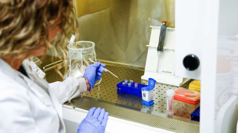 Μεγάλος κίνδυνος για κορονοϊό από πασίγνωστα αντιόξινα φάρμακα για το στομάχι