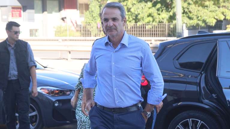 Ευρεία σύσκεψη υπό τον Μητσοτάκη για τις φωτιές στην Αττική: Στο τραπέζι πώς θα "τρέξει" γρήγορα η αρωγή στους πληγέντες