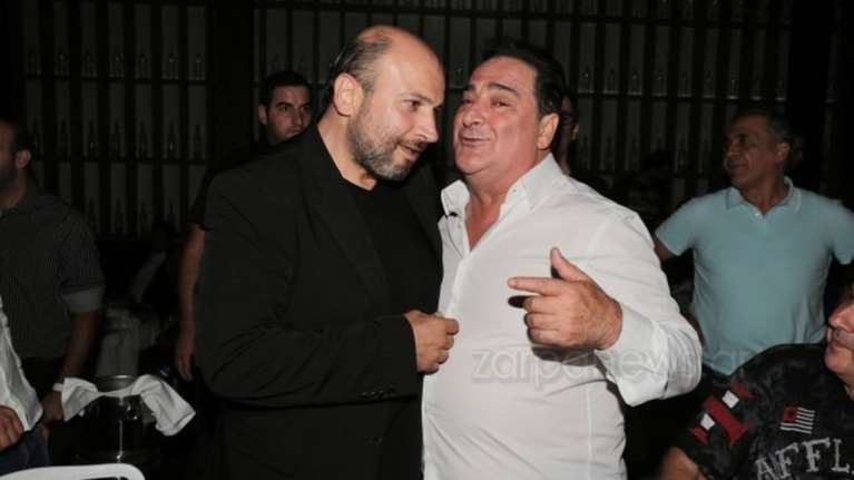 &quot;Πατέρα μου, δάσκαλέ μου, θεέ μου&quot;: Ο Νίκος Ζωιδάκης αποχαιρετά τον κουμπάρο του, Βασίλη Καρρά