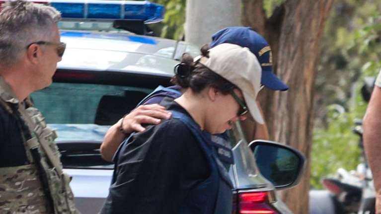 Παλαιό Φάληρο: &quot;Βρισκόμουν σε πανικό&quot; - Προφυλακιστέα η 32χρονη για τη δολοφονία της τρίχρονης κόρης της