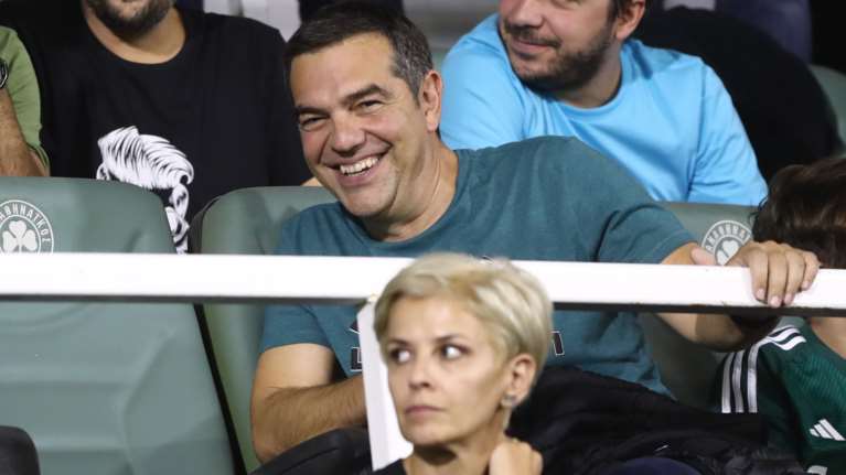 Παναθηναϊκός-ΑΕΚ: Ξανά στη Λεωφόρο ο Τσίπρας, ούτε τώρα έφερε γούρι στην ομάδα του [Εικόνες]