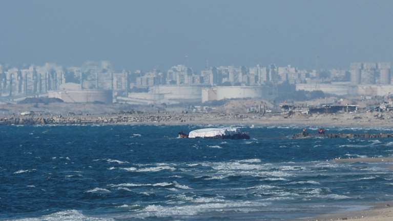 Στη Γάζα το πλοίο με ανθρωπιστική βοήθεια που απέπλευσε από την Κύπρο - Μεταφέρει 200 τόνους τρόφιμα