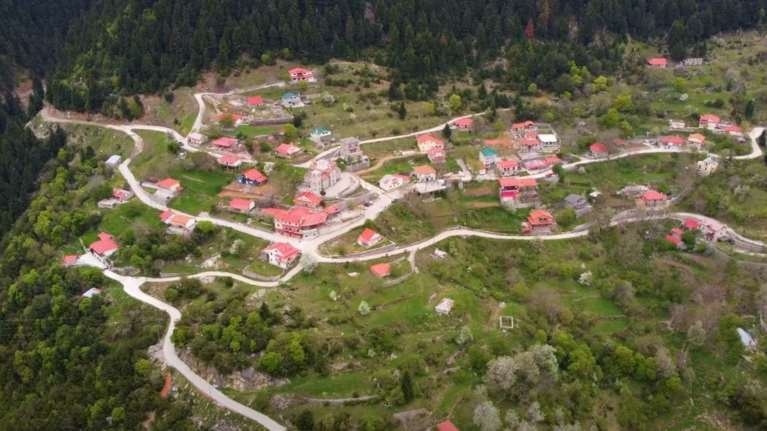 Το μικρό χωριό στα Άγραφα με τα πανέμορφα δάση ελάτων - Ιδανικός προορισμός για φυσιολάτρες