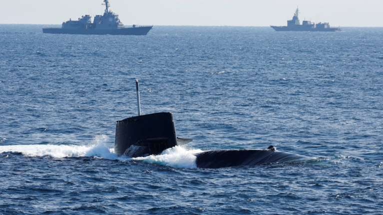 Πολεμικά παιχνίδια στη Νότια Σινική Θάλασσα: Η Κίνα απώθησε καταδρομικό των ΗΠΑ που &quot;παρεισέφρησε παράνομα&quot;