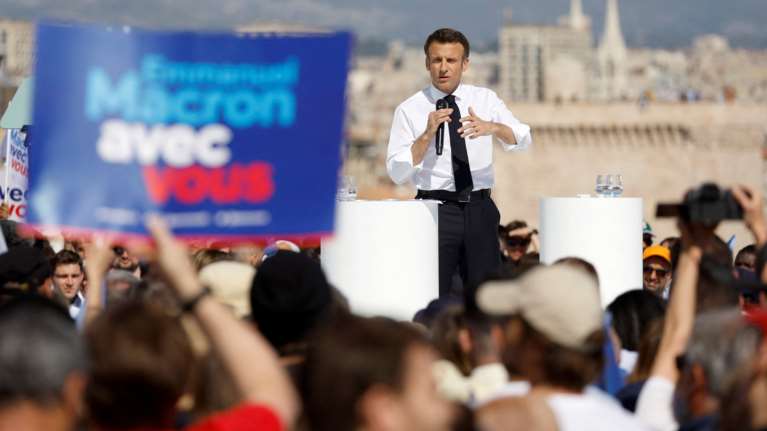 Γαλλικές εκλογές - Νέα δημοσκόπηση: Νικητής στον δεύτερο γύρο ο Εμανουέλ Μακρόν με 56%