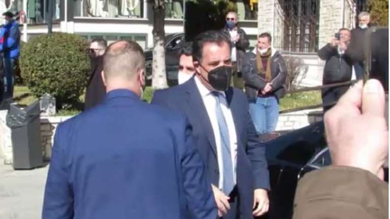 Με αποδοκιμασίες λόγω της ακρίβειας υποδέχθηκαν τον Γεωργιάδη στην Καστοριά - Τι απαντά ο ίδιος [βίντεο]